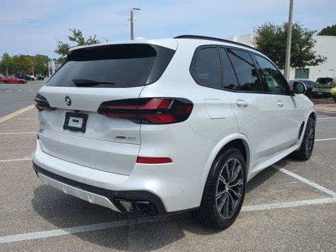 New 2026 BMW X5 xDrive40i w/ M Sport Package image 5