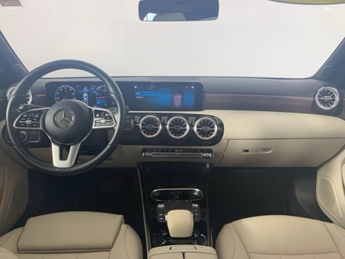 Used 2022 Mercedes-Benz A 220 4MATIC image 11