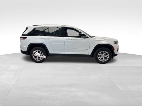 Used 2022 Jeep Grand Cherokee Limited image 7