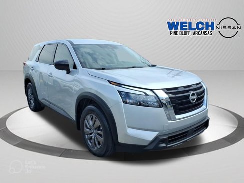 Used 2023 Nissan Pathfinder S image 1
