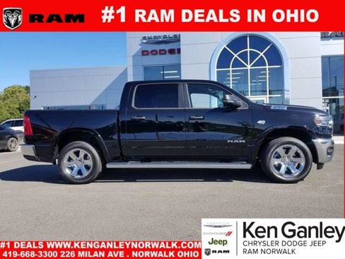 New 2026 RAM 1500 4x4 Crew Cab image 4