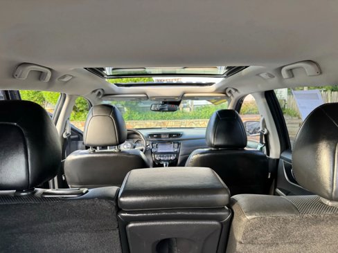 Used 2017 Nissan Rogue SL w/ SL Premium Package image 26