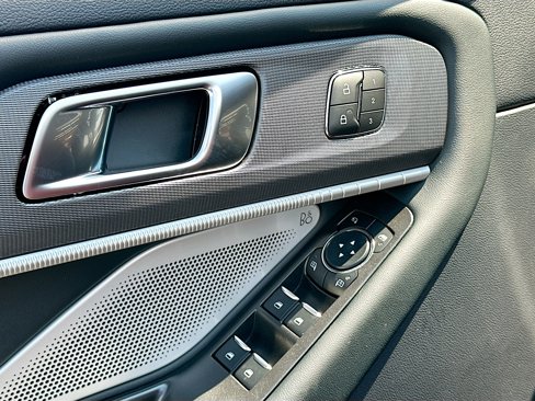 New 2025 Ford Explorer ST image 8