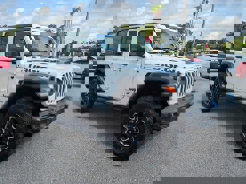 Used 2022 Jeep Wrangler Unlimited Rubicon 4xe image 2