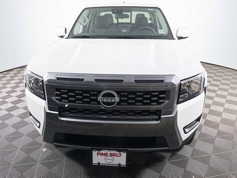 Used 2025 Nissan Frontier SV w/ SV Convenience Package image 2
