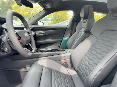 New 2026 Audi RS e-tron GT performance image 5