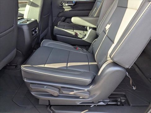 New 2026 Chevrolet Suburban Premier image 12
