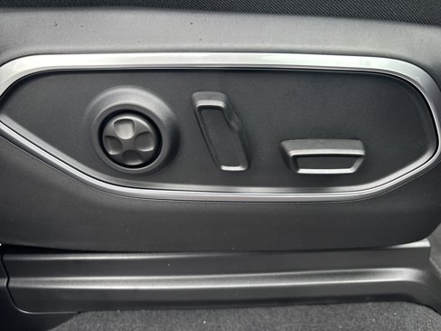 New 2025 Jeep Wagoneer L 4WD w/ Convenience Group I image 11