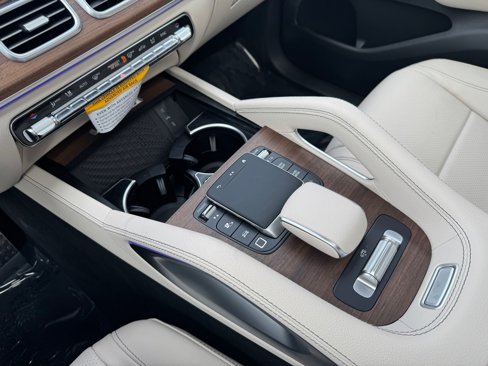 New 2026 Mercedes-Benz GLS 450 4MATIC image 14