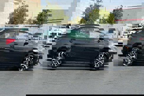 Used 2018 Toyota Corolla SE image 6