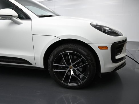 Certified 2025 Porsche Macan image 20