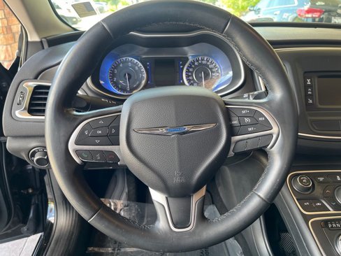 Used 2015 Chrysler 200 Limited w/ Convenience Group image 11
