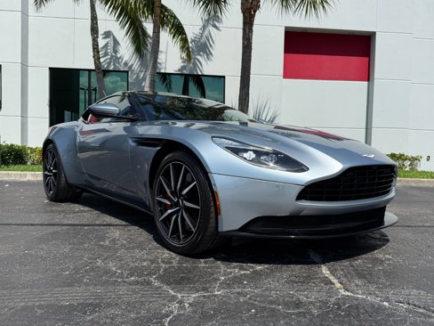 Used 2018 Aston Martin DB11 V12 image 8