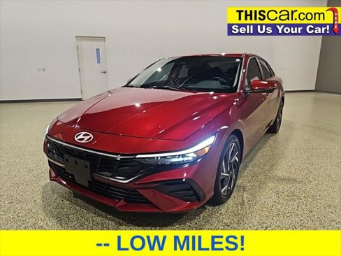 Used 2024 Hyundai Elantra Limited image 3