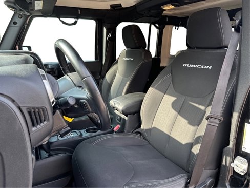 Used 2017 Jeep Wrangler Unlimited Rubicon w/ Connectivity Group image 39