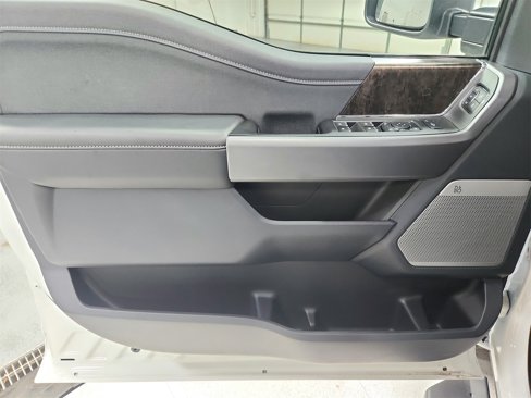 New 2025 Ford F250 Lariat w/ Black Appearance Package image 40