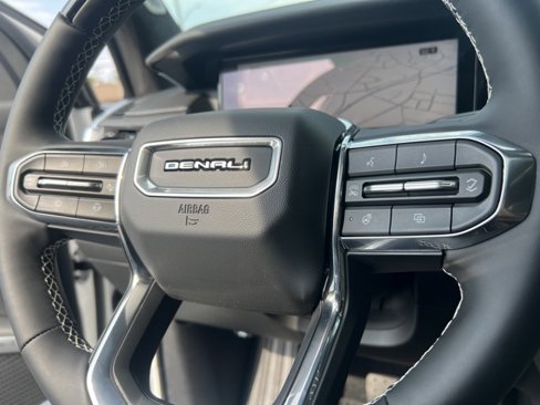 Used 2026 GMC Acadia Denali Ultimate image 12