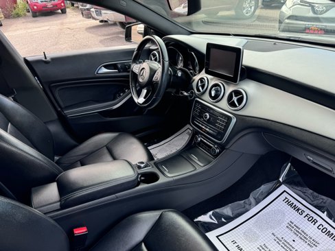 Used 2015 Mercedes-Benz CLA 250 image 19