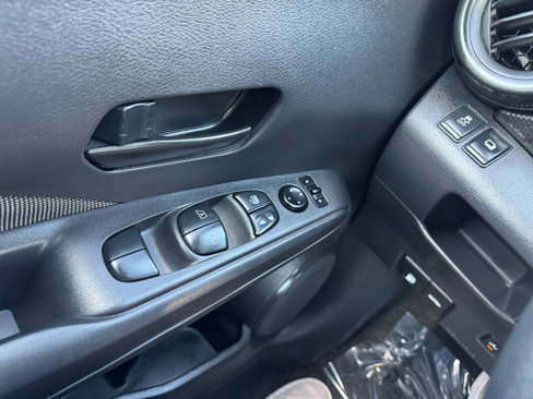 Used 2019 Nissan Kicks S image 24