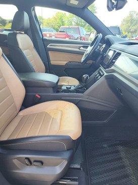 Used 2023 Volkswagen Atlas Cross Sport SEL Premium R-Line image 18
