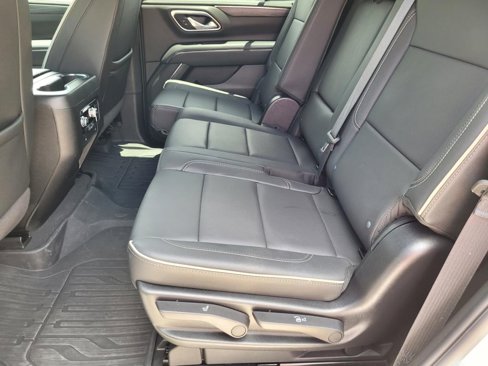 Used 2024 GMC Yukon SLT image 12