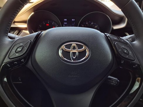 Used 2020 Toyota C-HR Limited image 15