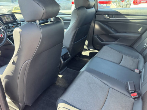 Used 2018 Honda Accord Sport image 27