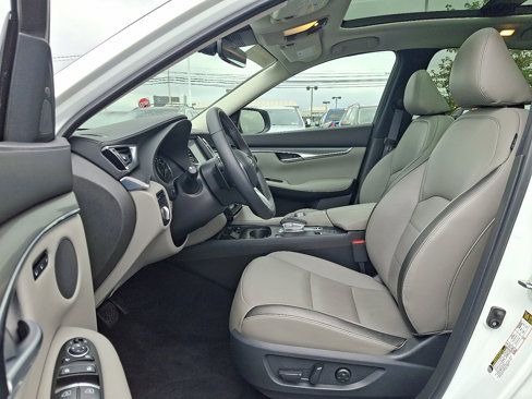 Certified 2024 INFINITI QX50 Luxe image 13