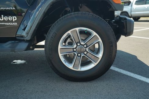 Used 2020 Jeep Wrangler Unlimited Sahara image 40