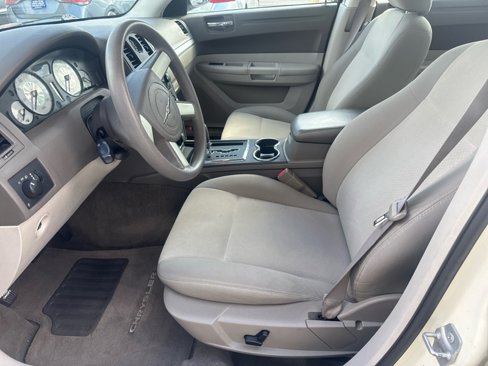 Used 2008 Chrysler 300 LX image 11