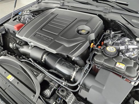Certified 2024 Jaguar XF R-Dynamic SE image 19