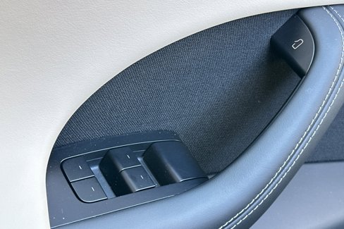 Used 2022 Tesla Model X image 11