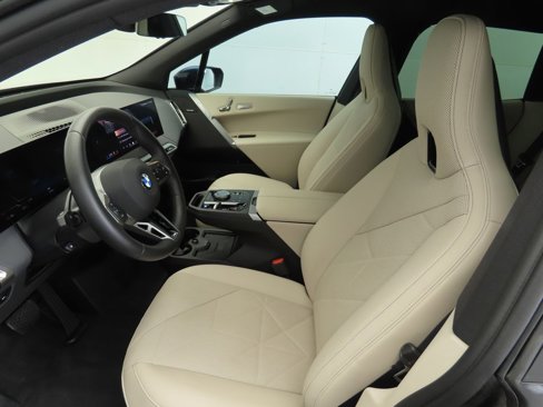 Certified 2025 BMW iX xDrive50 w/ Premium Package image 20