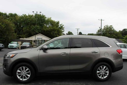 Used 2018 Kia Sorento LX image 10