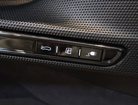Certified 2022 Ferrari SF90 Spider image 29