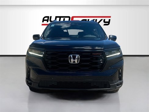 Used 2025 Honda Pilot TrailSport image 2