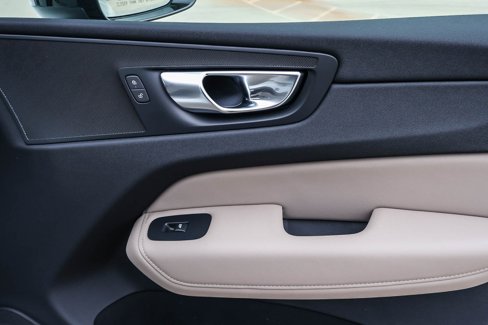 New 2026 Volvo XC60 B5 Plus w/ Protection Package Premier image 32