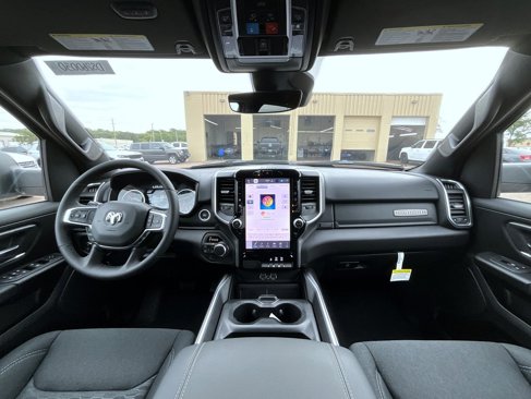 New 2026 RAM 1500 4x4 Crew Cab image 10