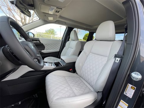 New 2025 Mitsubishi Outlander SEL image 9