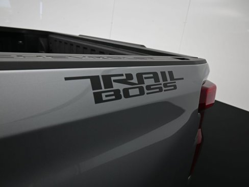 Used 2025 Chevrolet Silverado 1500 Custom Trail Boss w/ LPO, Dark Essentials Package image 39