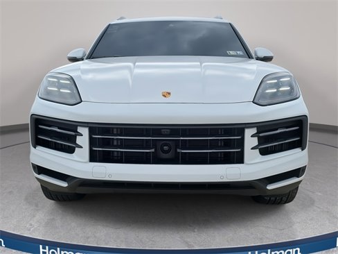 Used 2025 Porsche Cayenne image 2
