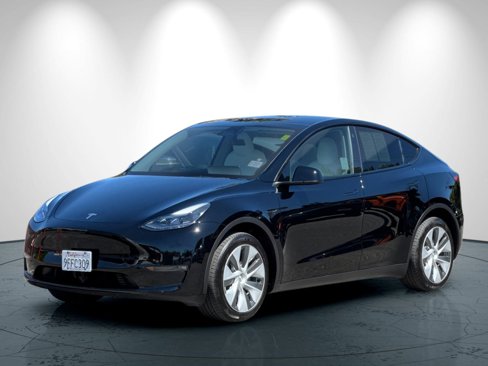 Used 2023 Tesla Model Y Long Range image 8