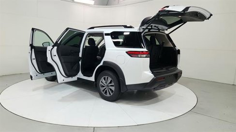 New 2025 Nissan Pathfinder SV w/ Cargo Package image 30