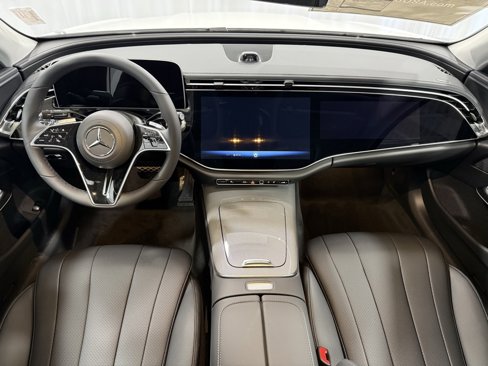 New 2026 Mercedes-Benz E 350 4MATIC Sedan image 2