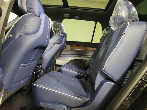 New 2026 Cadillac Vistiq Premium Luxury image 15
