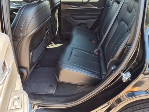 New 2025 Jeep Grand Cherokee Limited w/ Luxury Tech Group II image 12