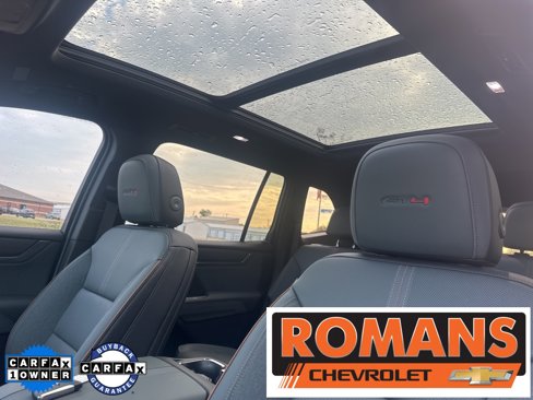 Used 2024 GMC Acadia AT4 w/ Luxury Package image 16