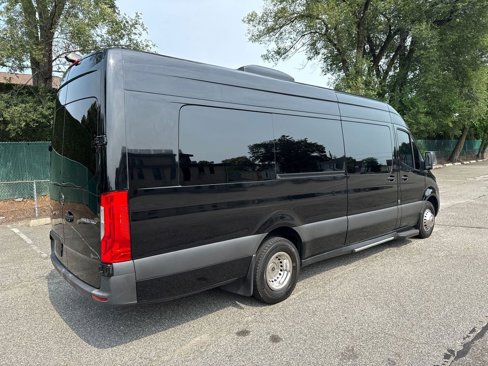 Used 2023 Mercedes-Benz Sprinter 3500 image 8