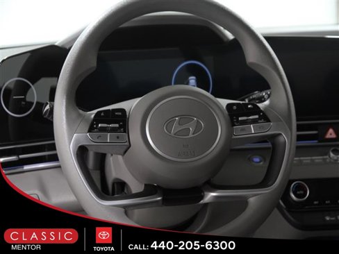 Used 2024 Hyundai Elantra SEL image 7
