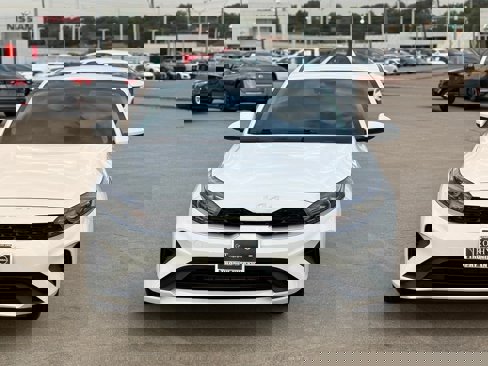 Used 2024 Kia Forte LXS image 4